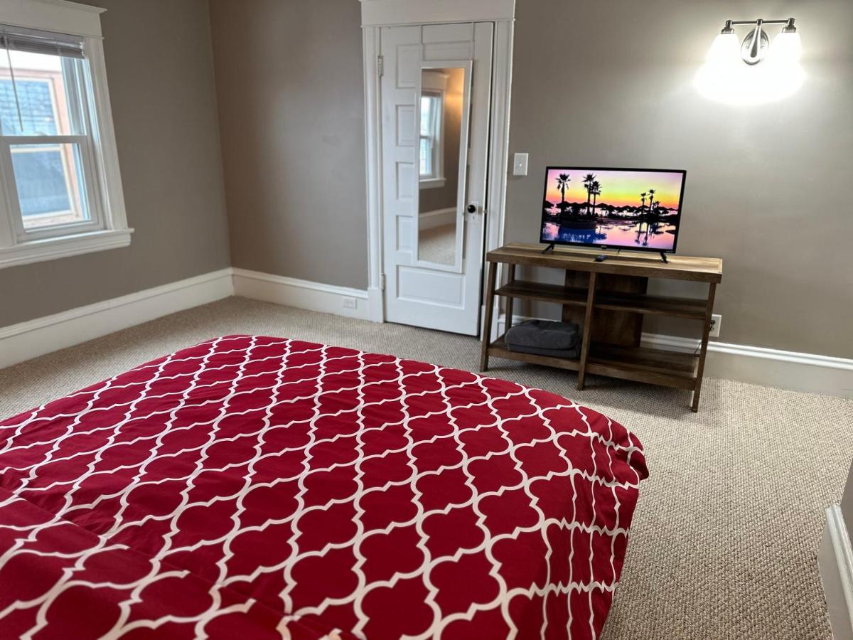 The Uptown Oasis Hotel Минеаполис Екстериор снимка